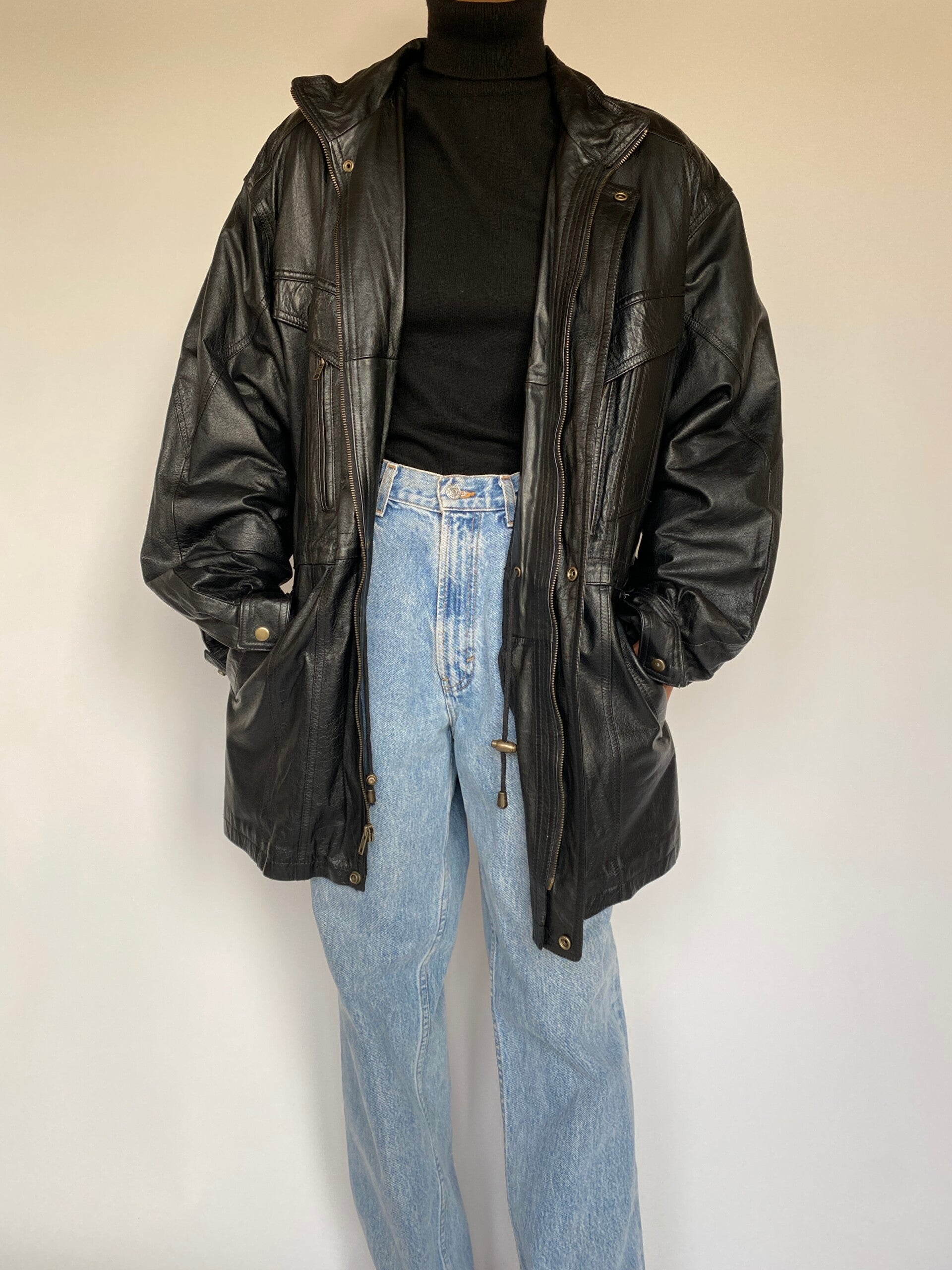 VINTAGE OVERSIZED BLACK LEATHER JACKET 752-3