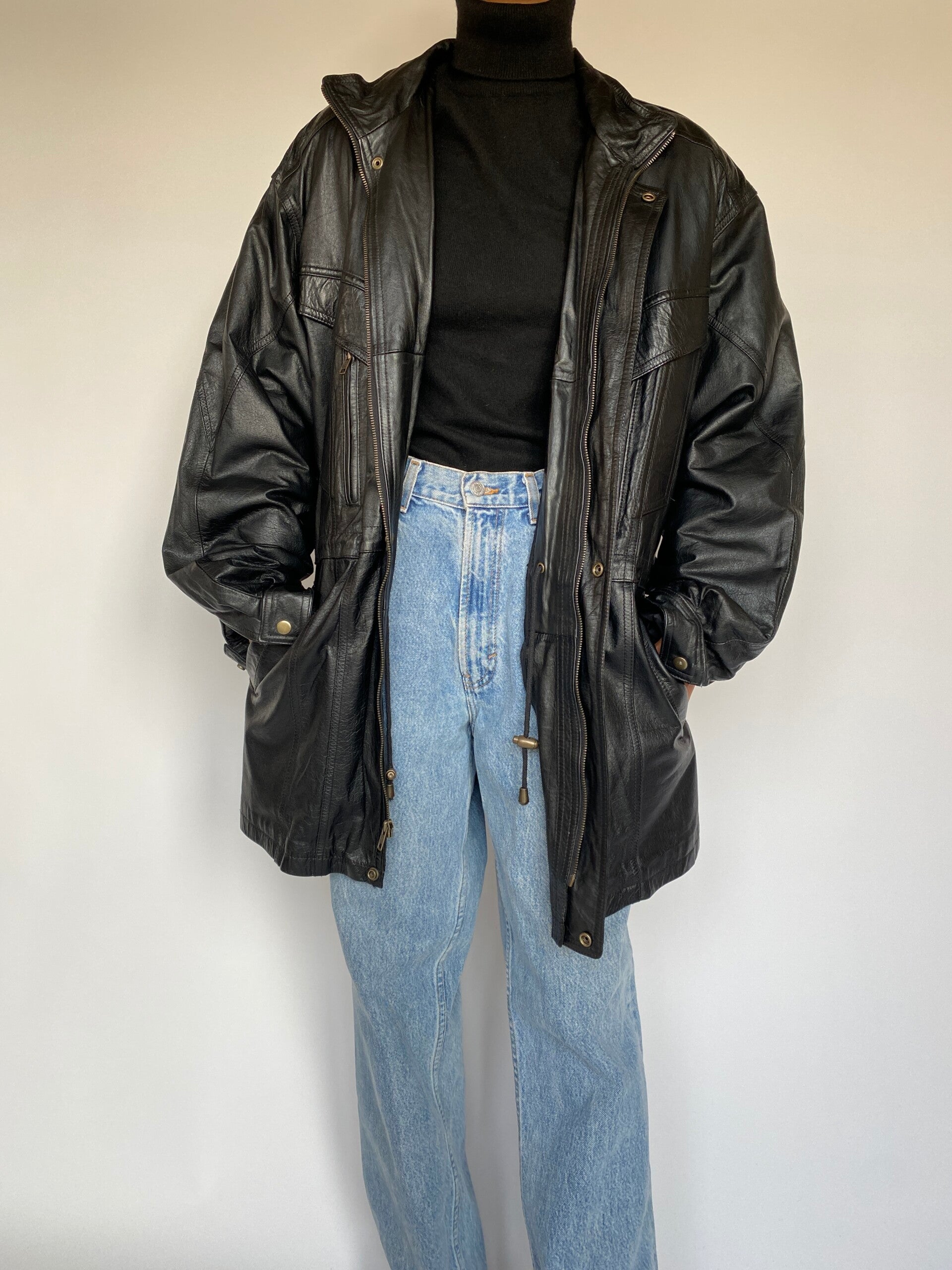VINTAGE OVERSIZED BLACK LEATHER JACKET 752