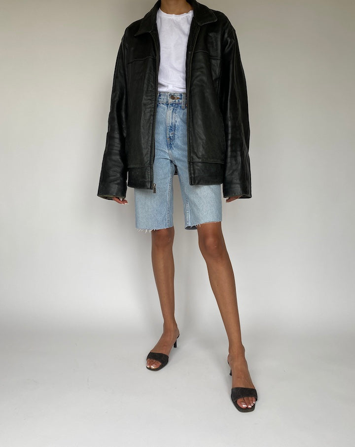 VINTAGE OVERSIZED BLACK LEATHER JACKET 830