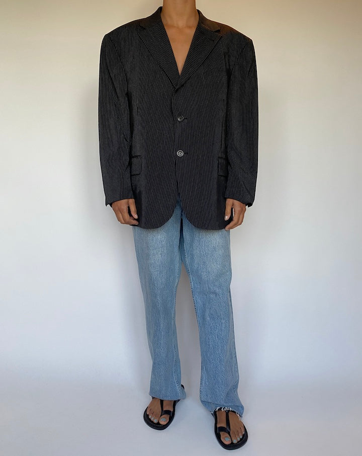 VINTAGE OVERSIZED BLACK PINSTRIPED BLAZER 1535