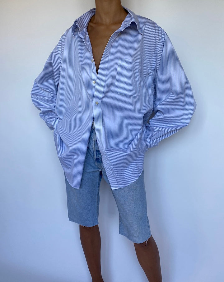 VINTAGE OVERSIZED BLUE AND WHITE STRIPED SHIRT 933