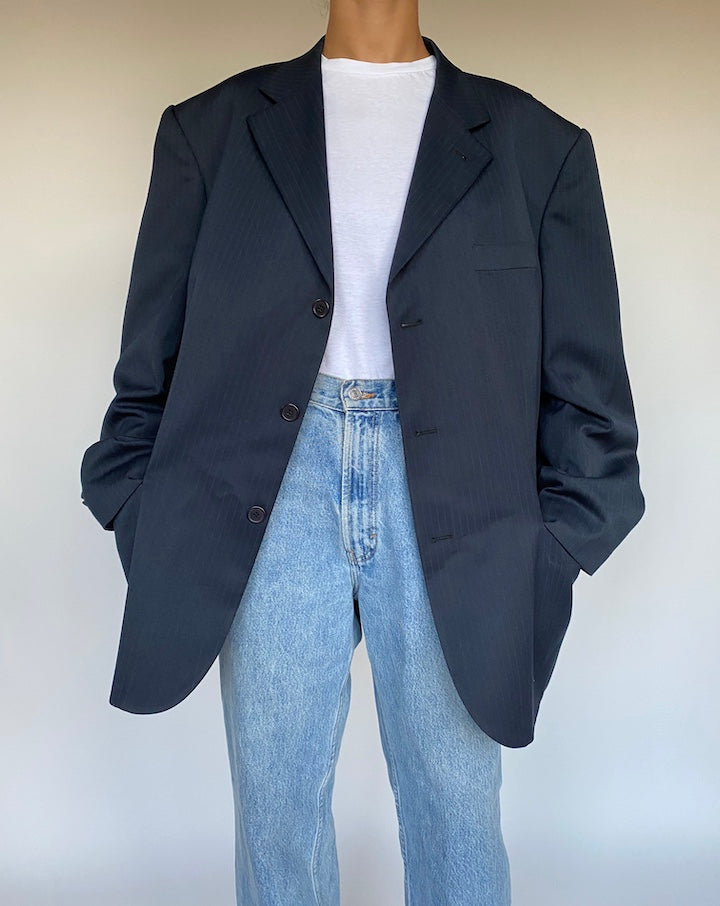 VINTAGE OVERSIZED NAVY BLUE PINSTRIPED BLAZER 1060-2