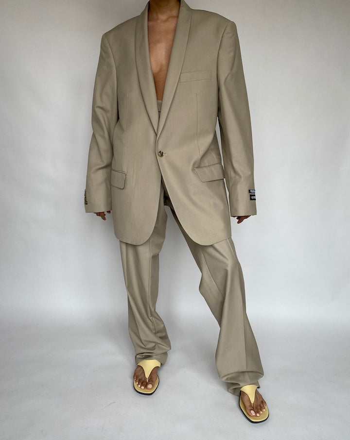VINTAGE OVERSIZED SUIT 658