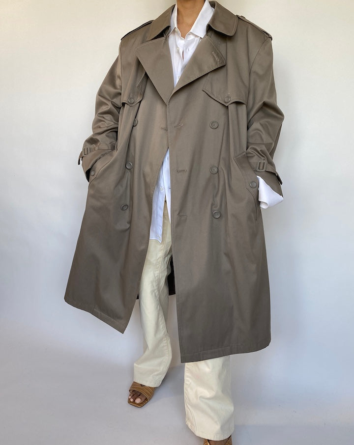 VINTAGE OVERSIZED TRENCH 620
