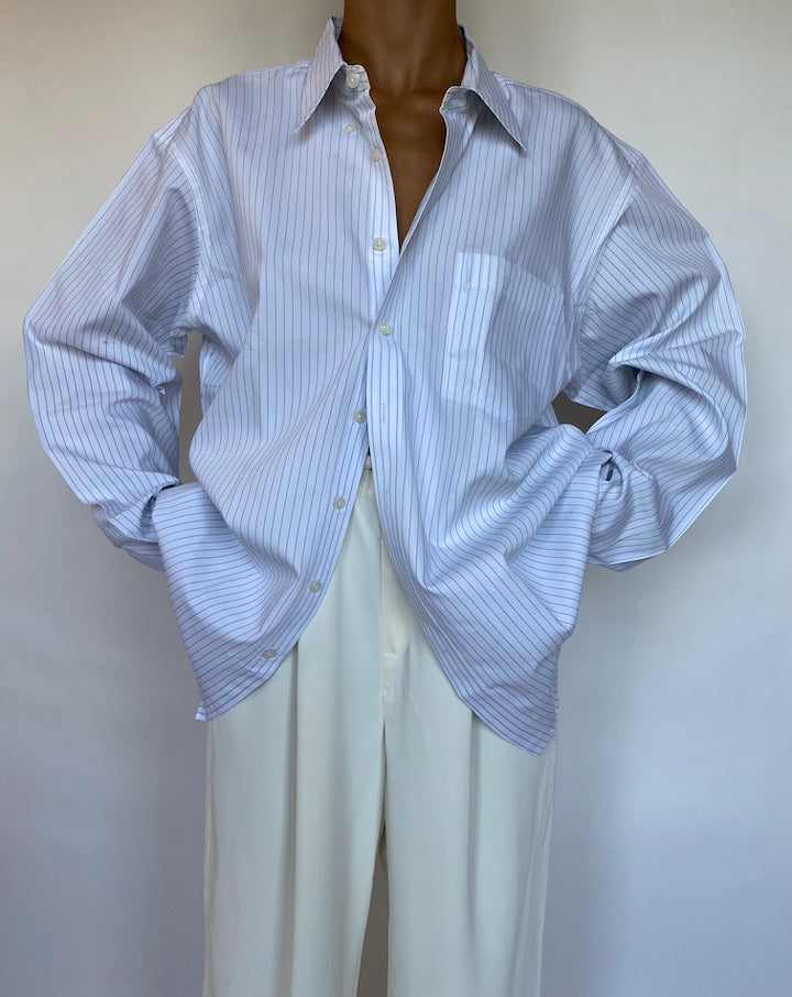 VINTAGE OVERSIZED WHITE AND BLUE STRIPED SHIRT 678