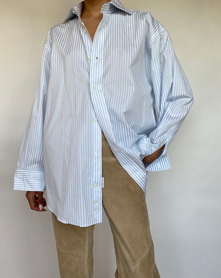 VINTAGE WHITE AND BLUE STRIPED SHIRT 590-2