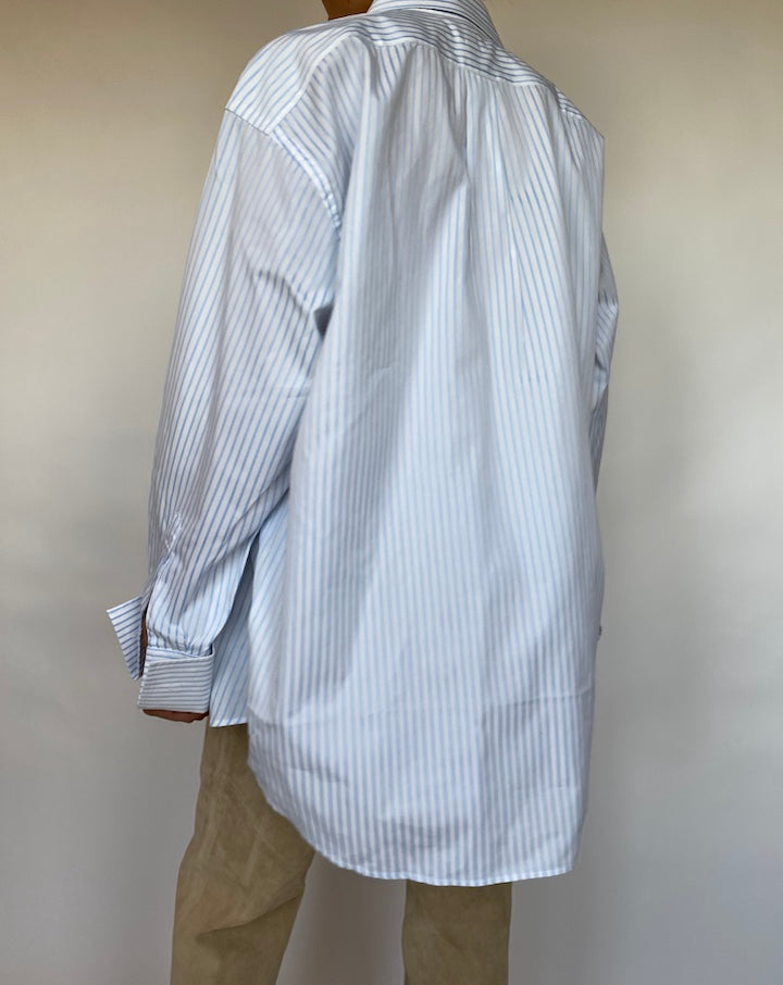 VINTAGE WHITE AND BLUE STRIPED SHIRT 590-3