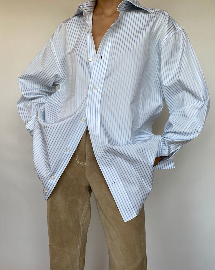 VINTAGE WHITE AND BLUE STRIPED SHIRT 590