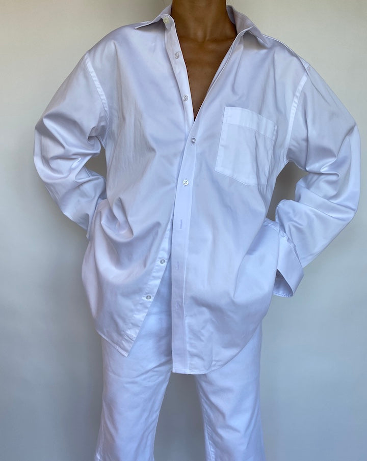 VINTAGE WHITE BUTTON DOWN SHIRT 700