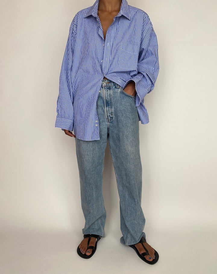 VINTAGE BLUE AND WHITE STRIPED BUTTON DOWN LONG SLEEVE SHIRT 2959