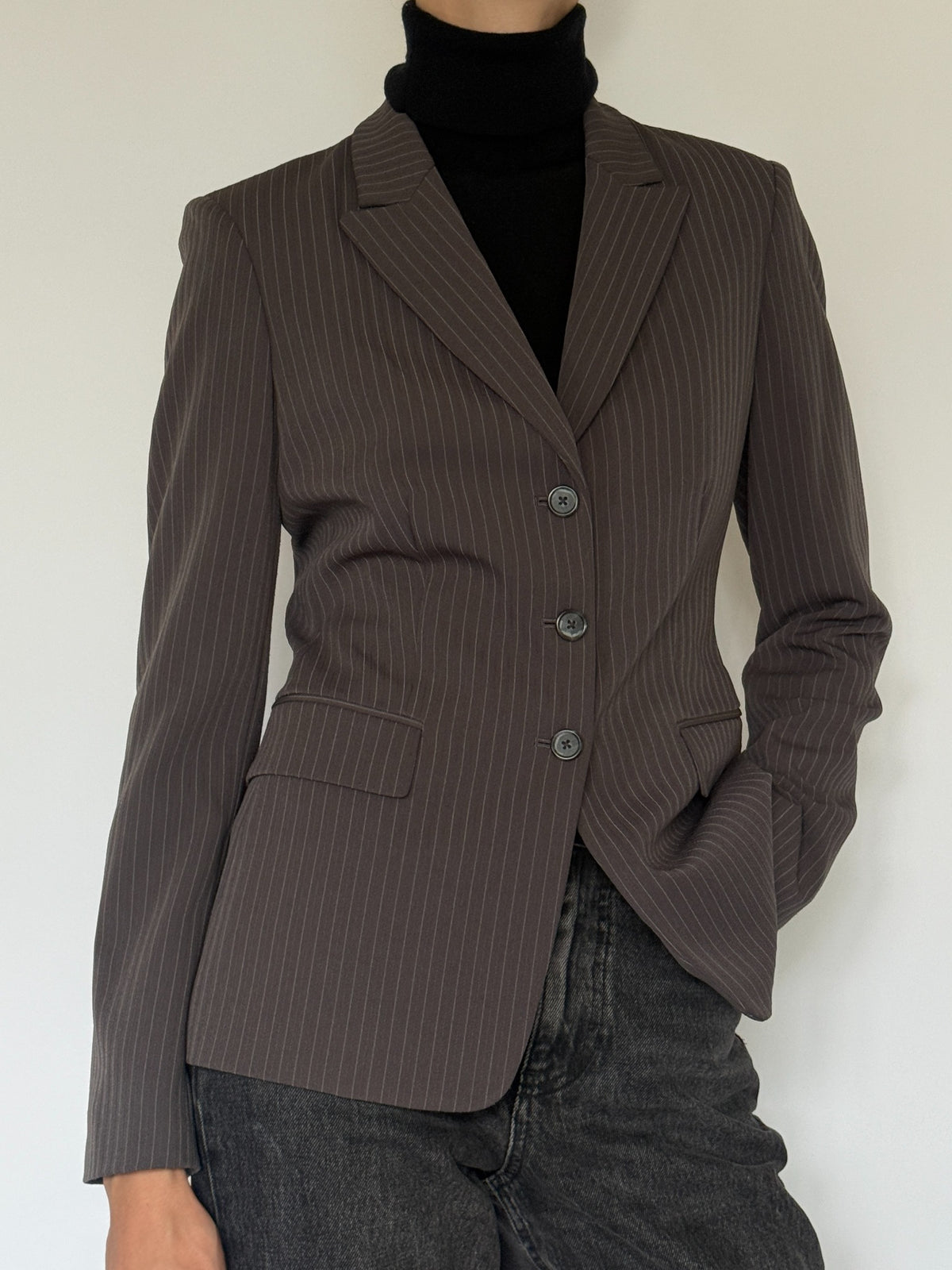 Vintage fitted pinstripe blazer in charcoal grey
