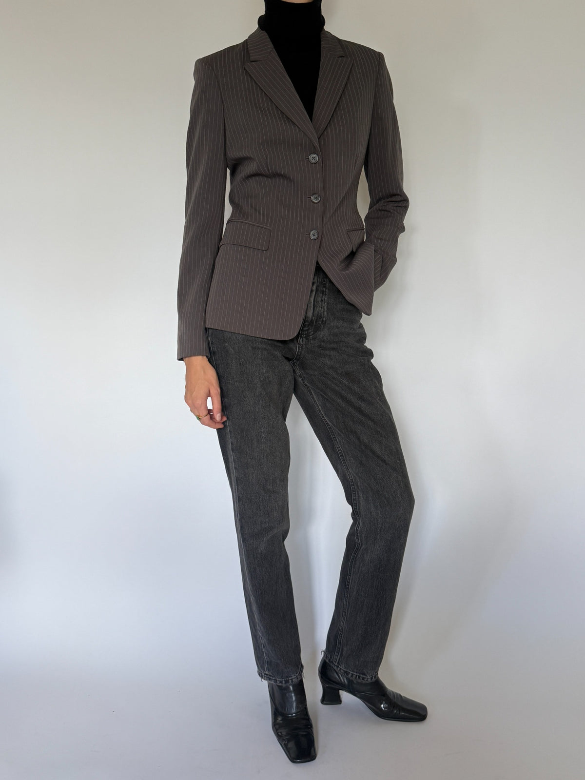 Vintage fitted pinstripe blazer in charcoal brown
