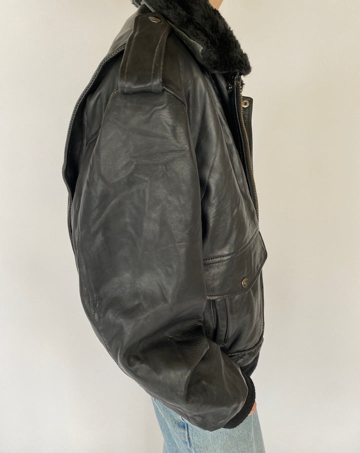 Vintage oversized leather jacket in black 5419