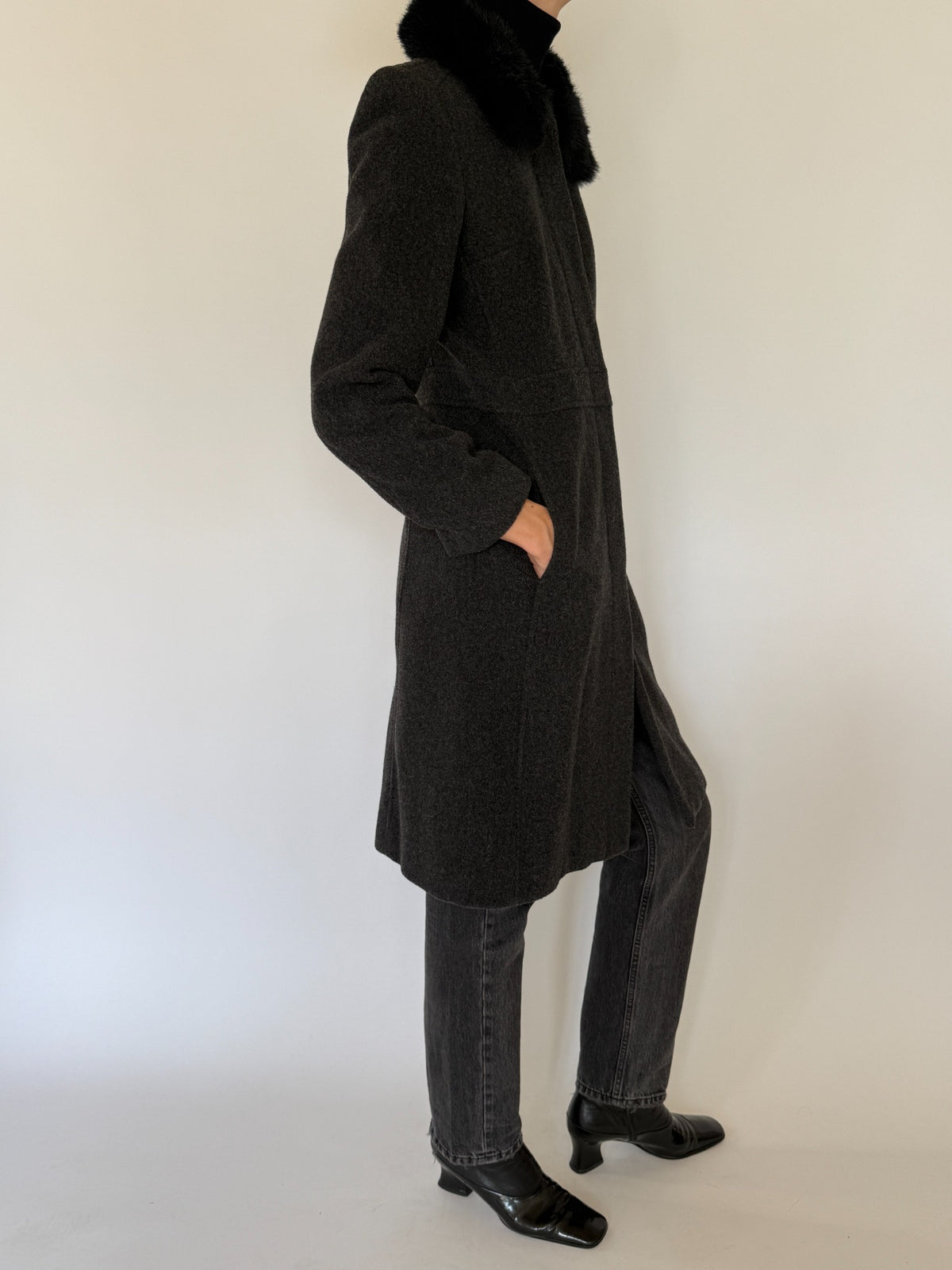 Vintage charcoal gray wool coat black faux fur collar view 5