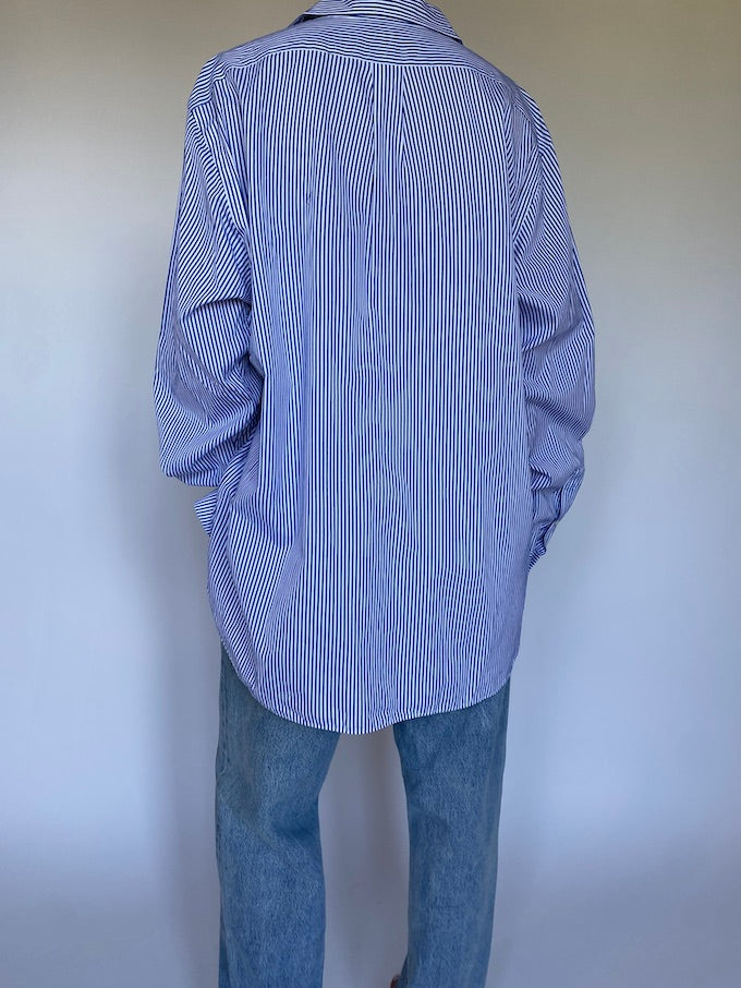 Vintage white and blue pinstriped shirt 5652