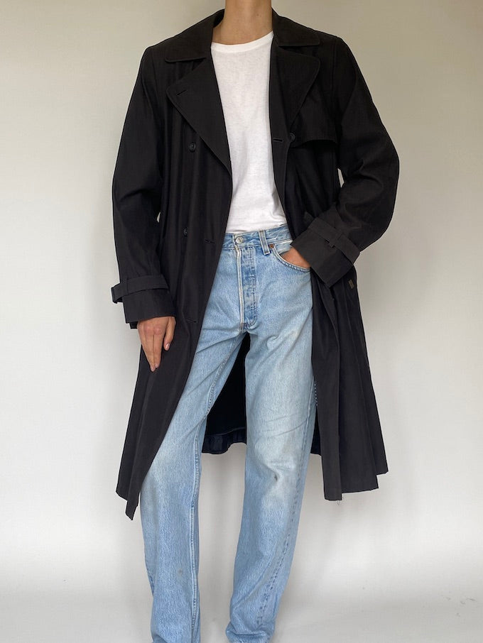 Vintage black trench coat 5289