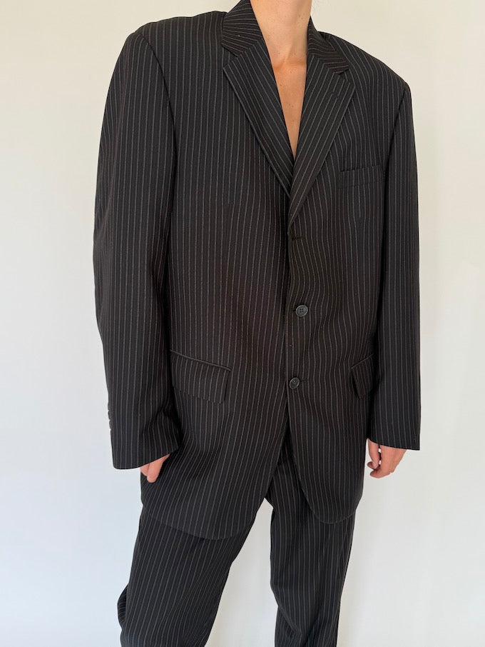 Vintage oversized navy pinstriped suit 5302