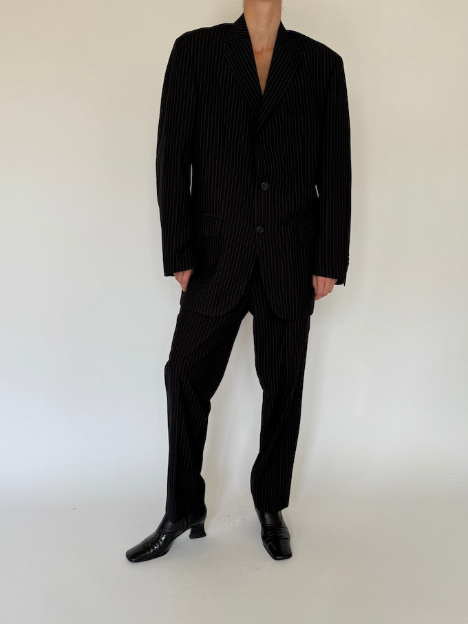 Vintage oversized navy pinstriped suit 5302
