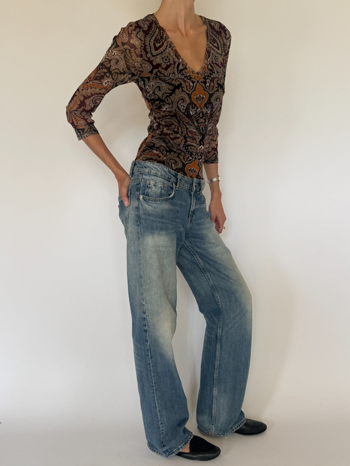 Vintage paisley fitted top final front angle with ornate print