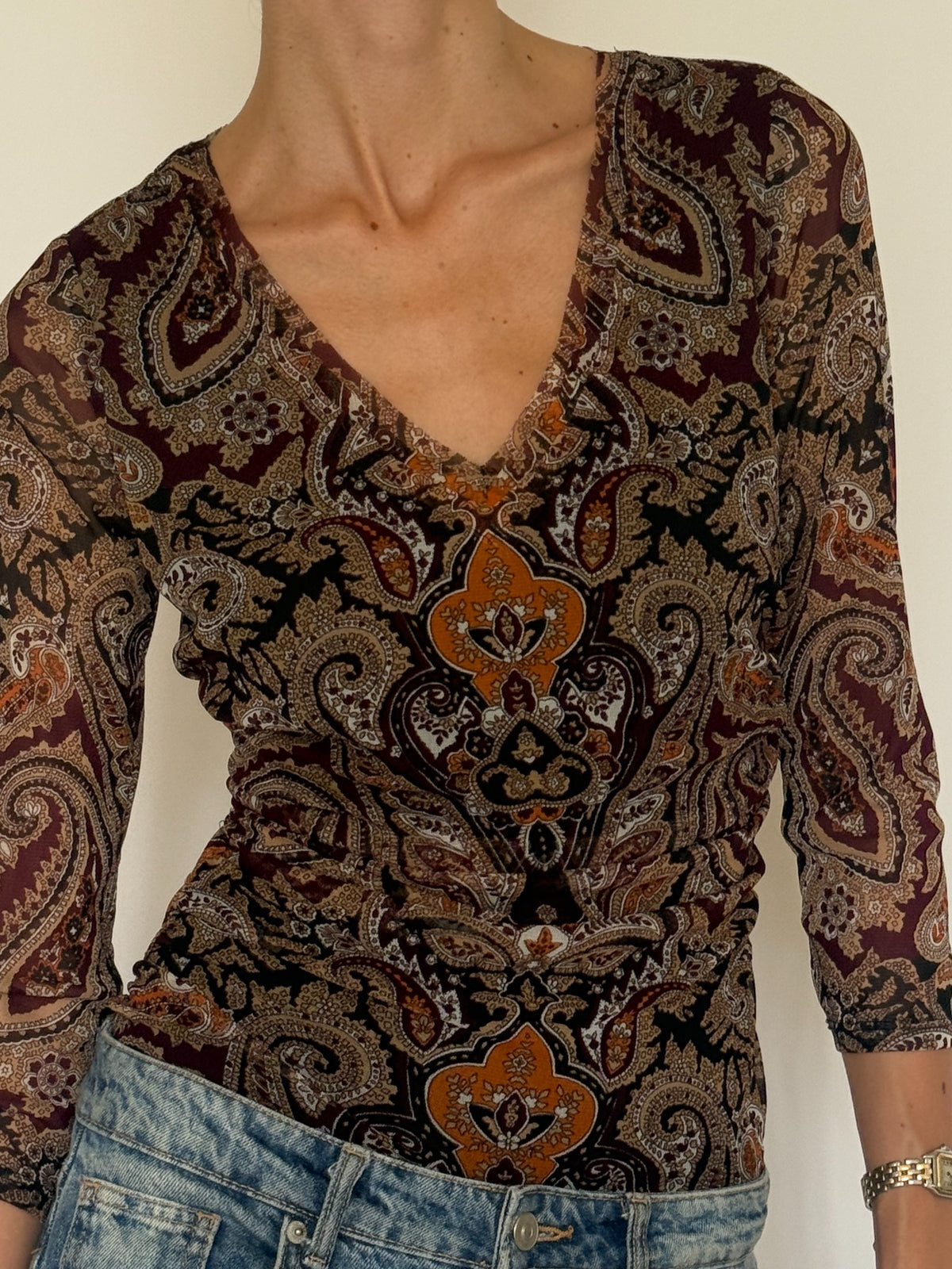 Vintage paisley top V-neckline detail and fitted silhouette