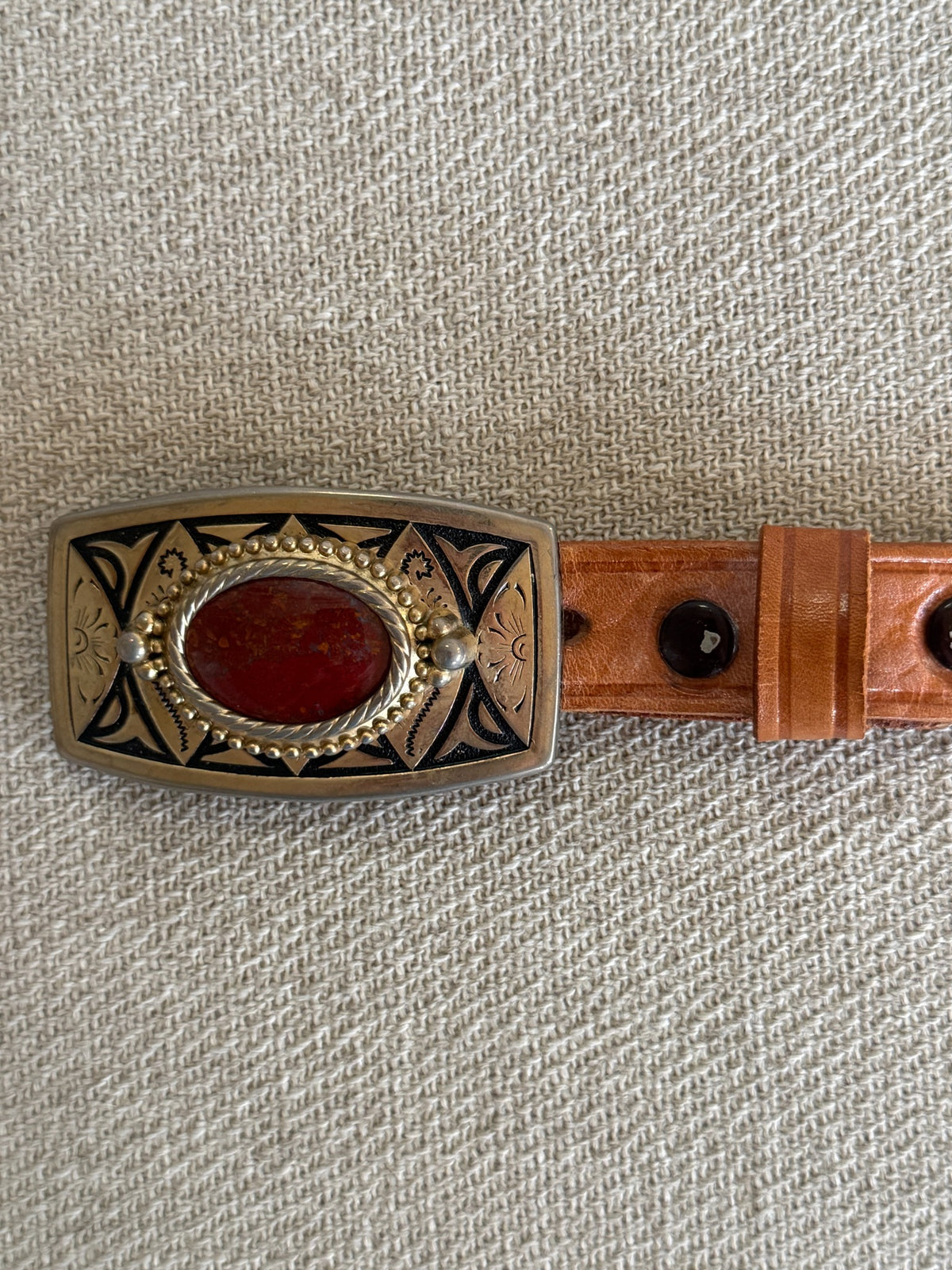 Vintage Western leather buckle belt cognac buckle detail