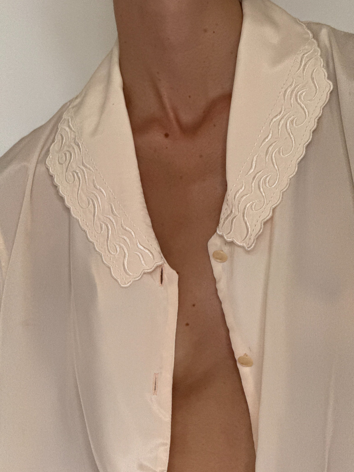 Vintage ivory western-inspired shirt embroidered collar detail