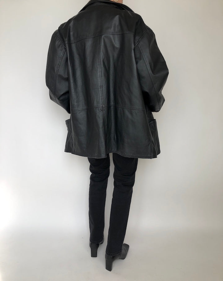 VINTAGE OVERSIZED BLACK LEATHER JACKET 196