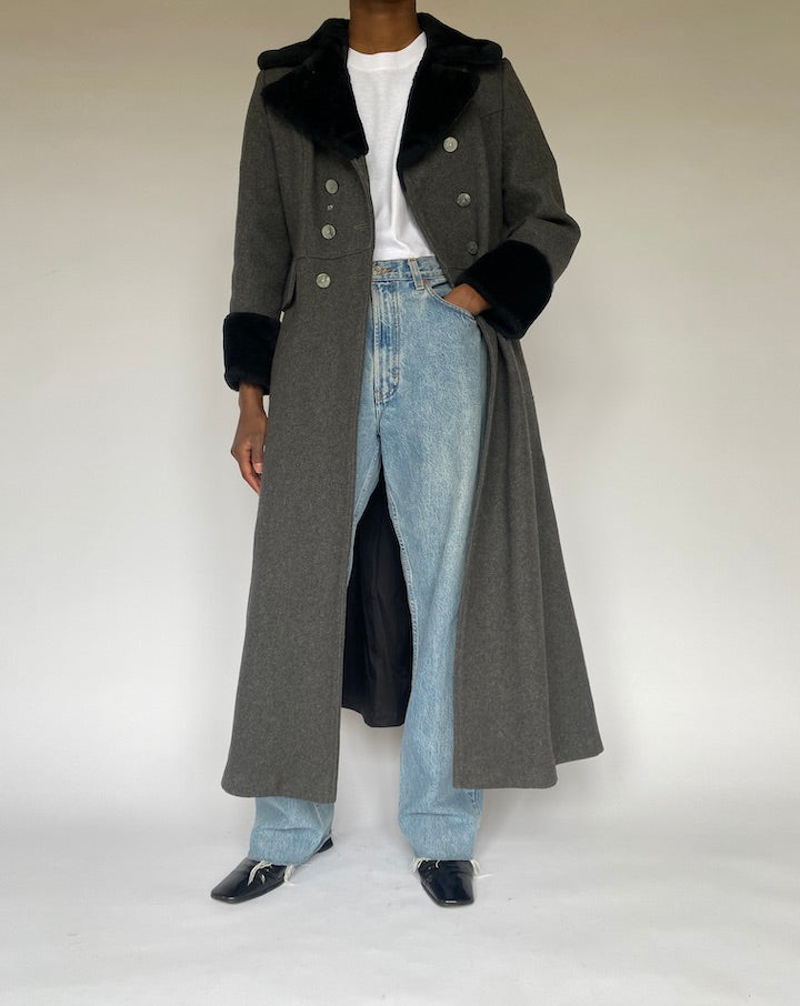 VINTAGE LONG GREY COAT 4900