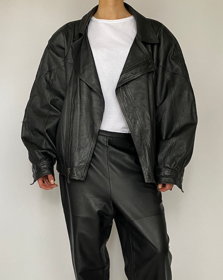 VINTAGE OVERSIZED BLACK LEATHER JACKET 5212