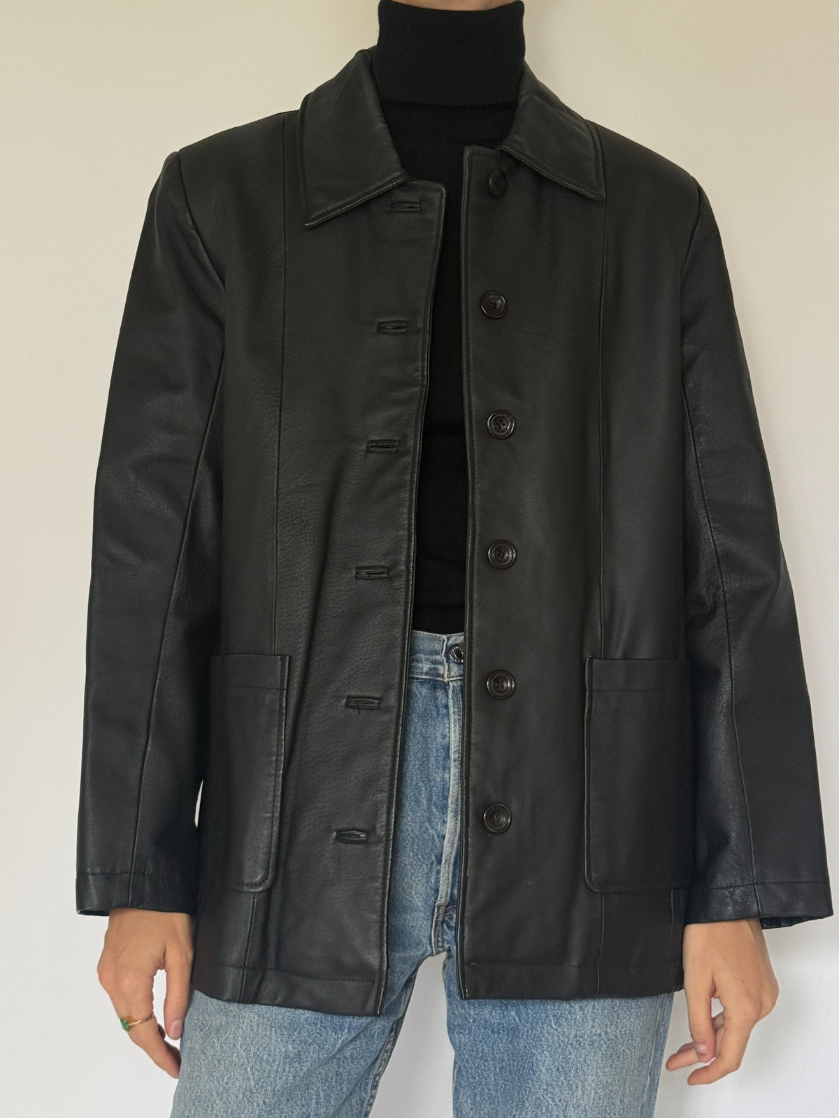 Vintage black structured leather jacket, view 9