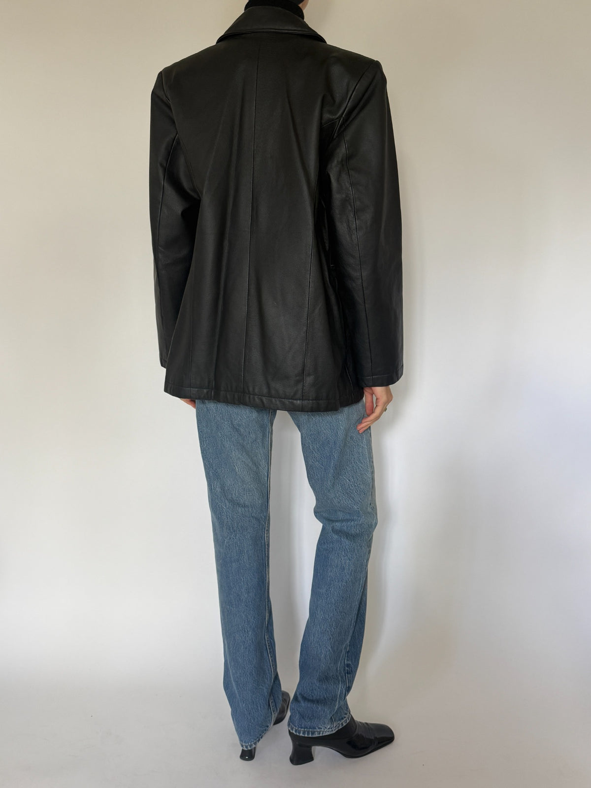 Vintage black structured leather jacket, view 5