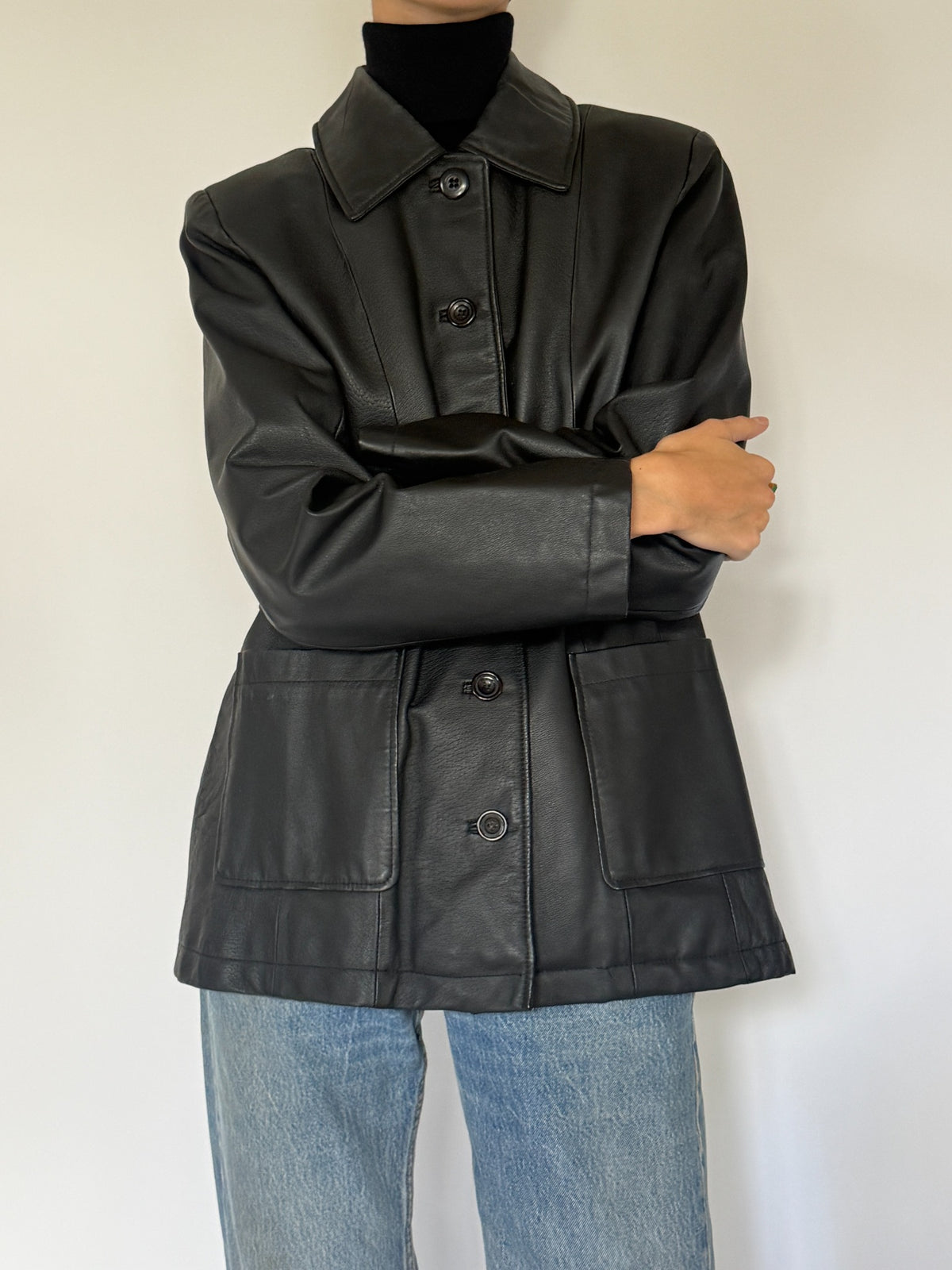 Vintage black structured leather jacket, view 4