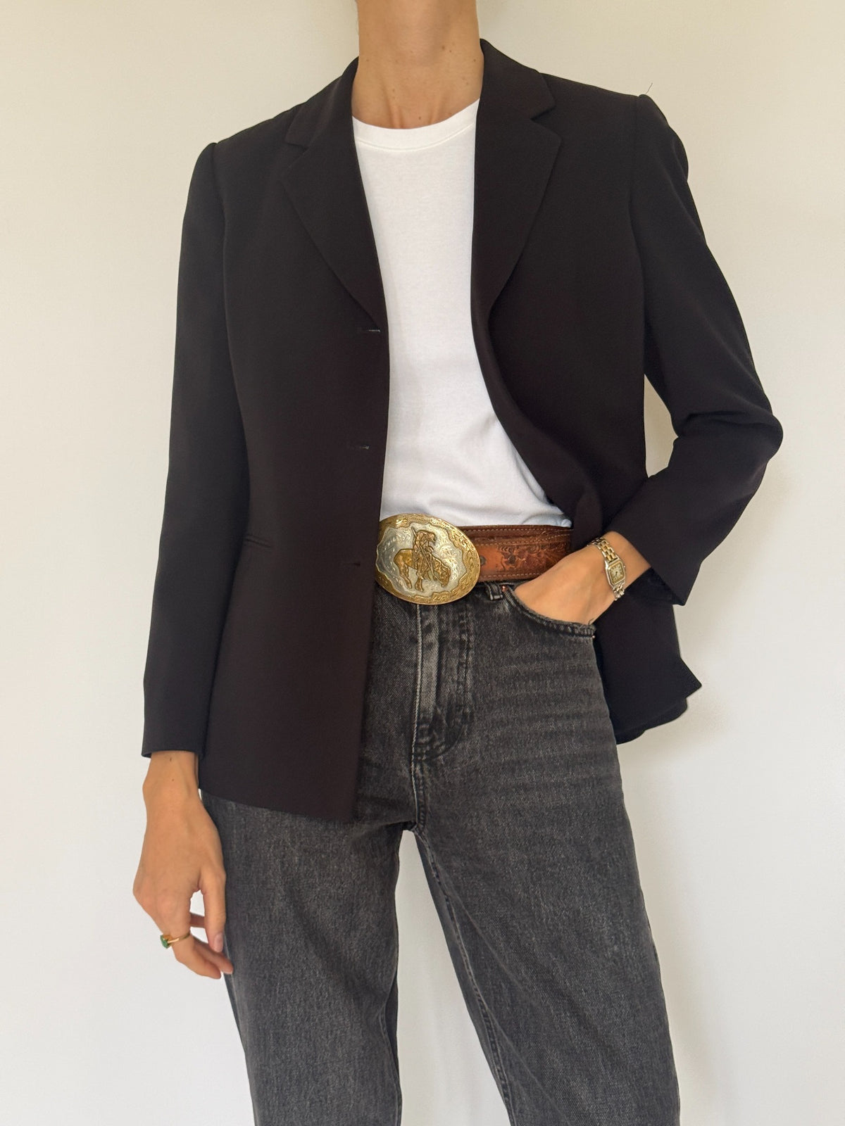 Classic black single-breasted tailored blazer