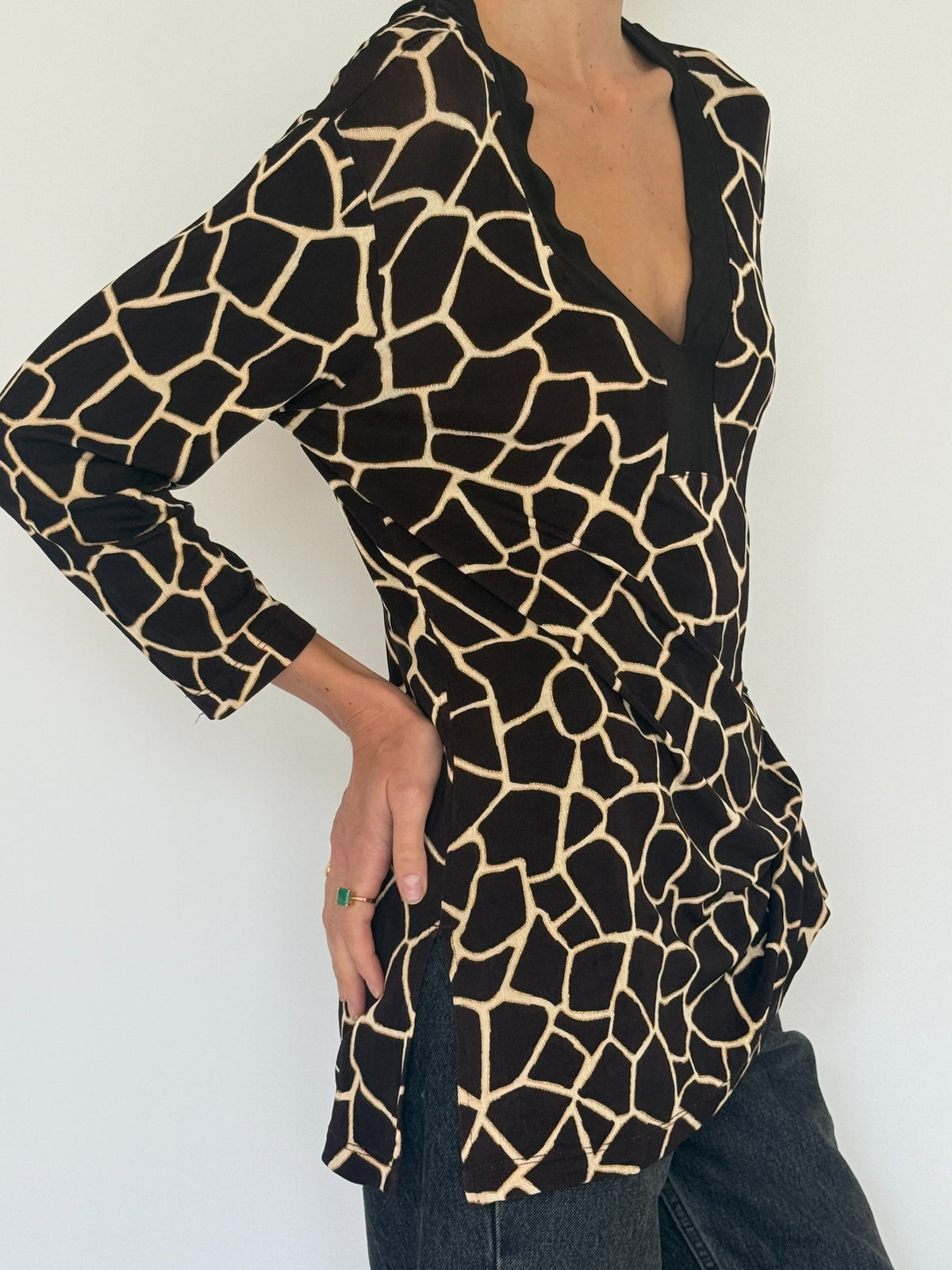 Black and cream abstract animal print V-neck long tunic top