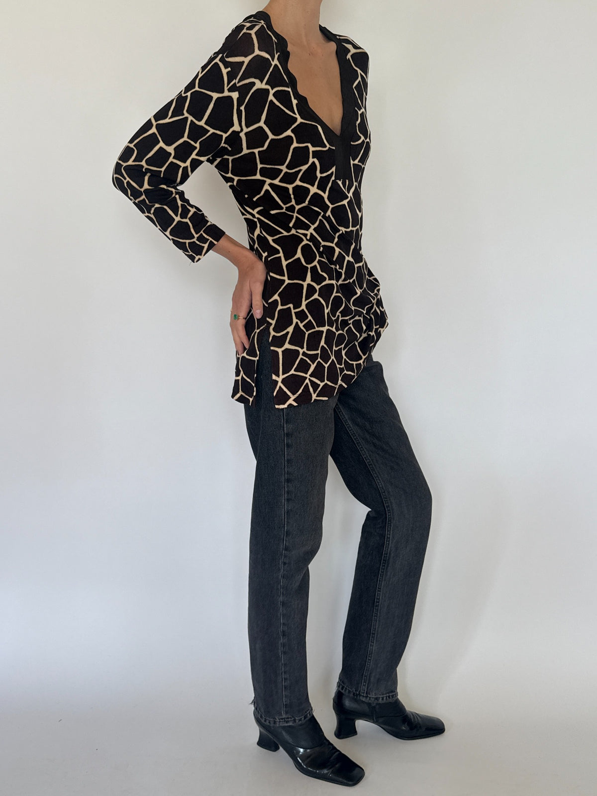 Black and cream abstract animal print V-neck long tunic top