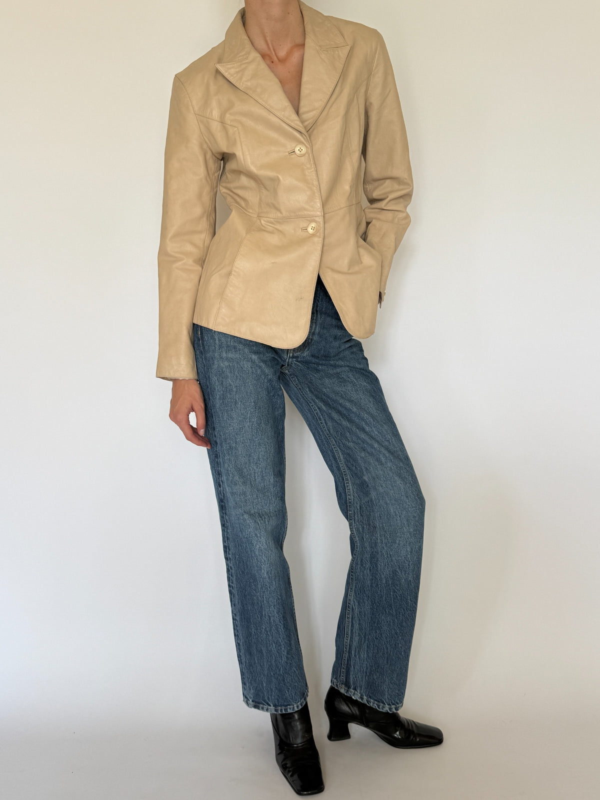 Vintage GUESS cream fitted leather blazer
