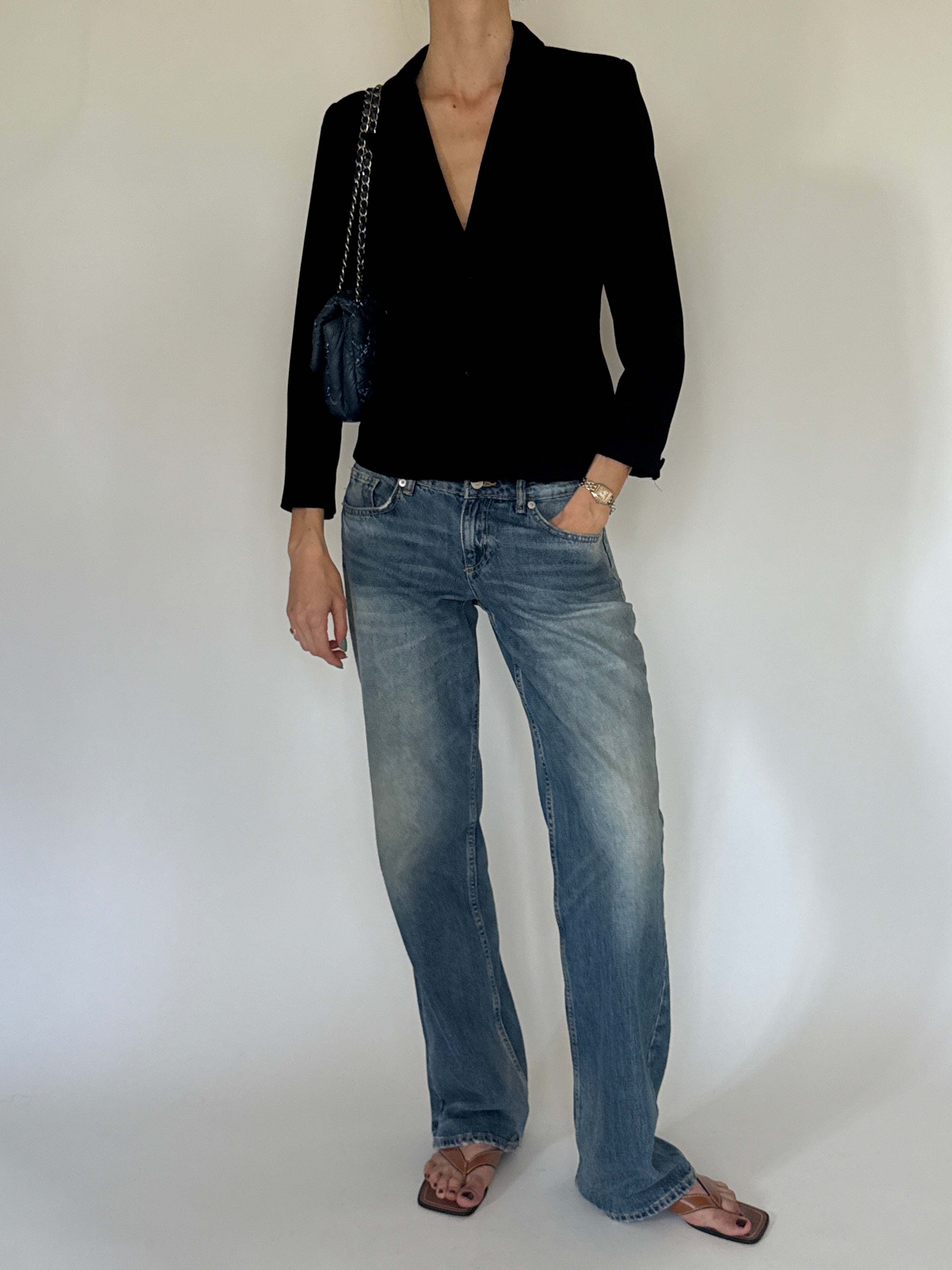 Vintage black fitted blazer front view
