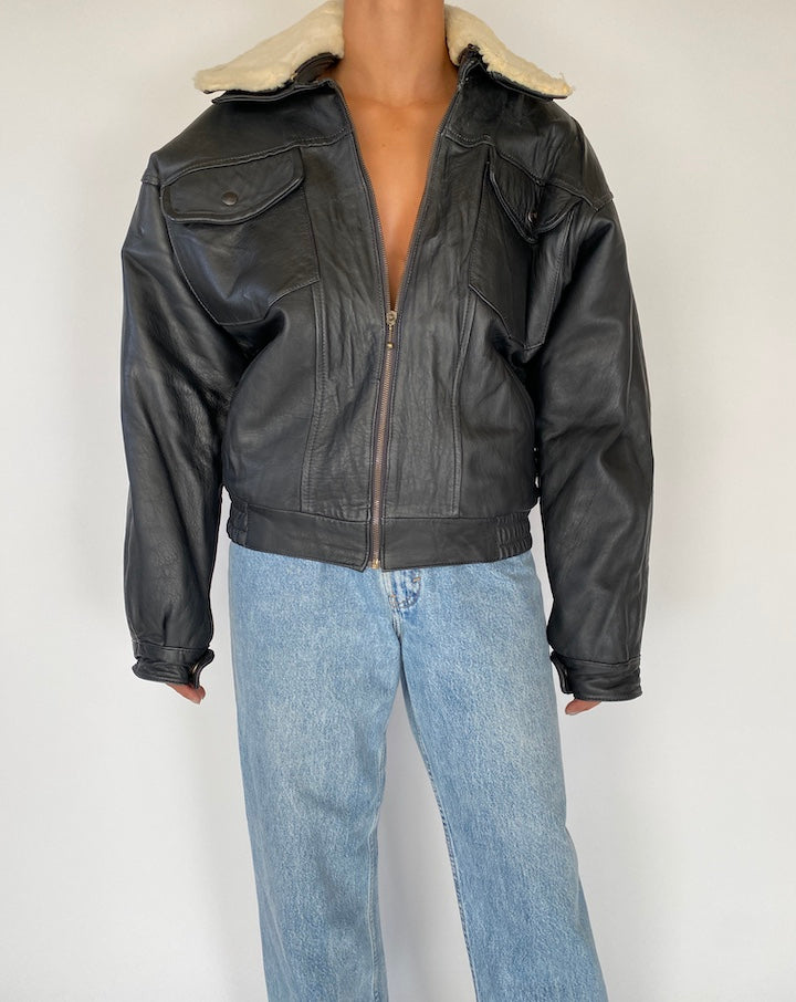 VINTAGE OVERSIZED BLACK LEATHER JACKET 2266