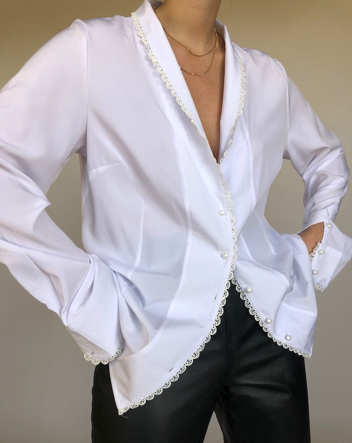 VINTAGE WHITE BLOUSE WITH DETAILING 318