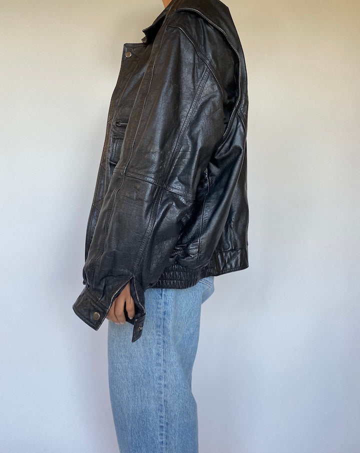 VINTAGE OVERSIZED BLACK LEATHER JACKET 1493