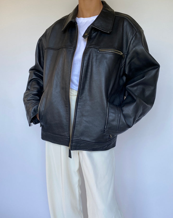 VINTAGE BLACK LEATHER JACKET 947