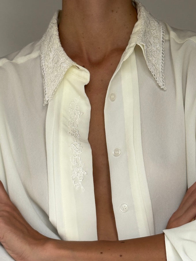 Vintage Ivory Embroidered Collar Blouse 6411
