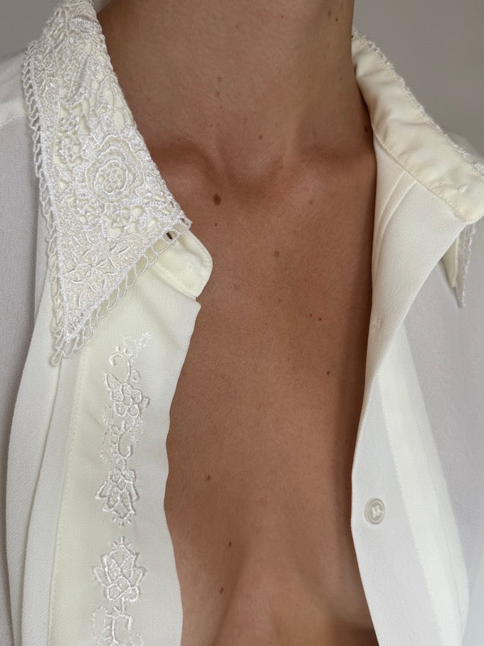 Vintage Ivory Embroidered Collar Blouse 6411