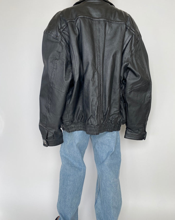 VINTAGE OVERSIZED BLACK LEATHER JACKET 2842