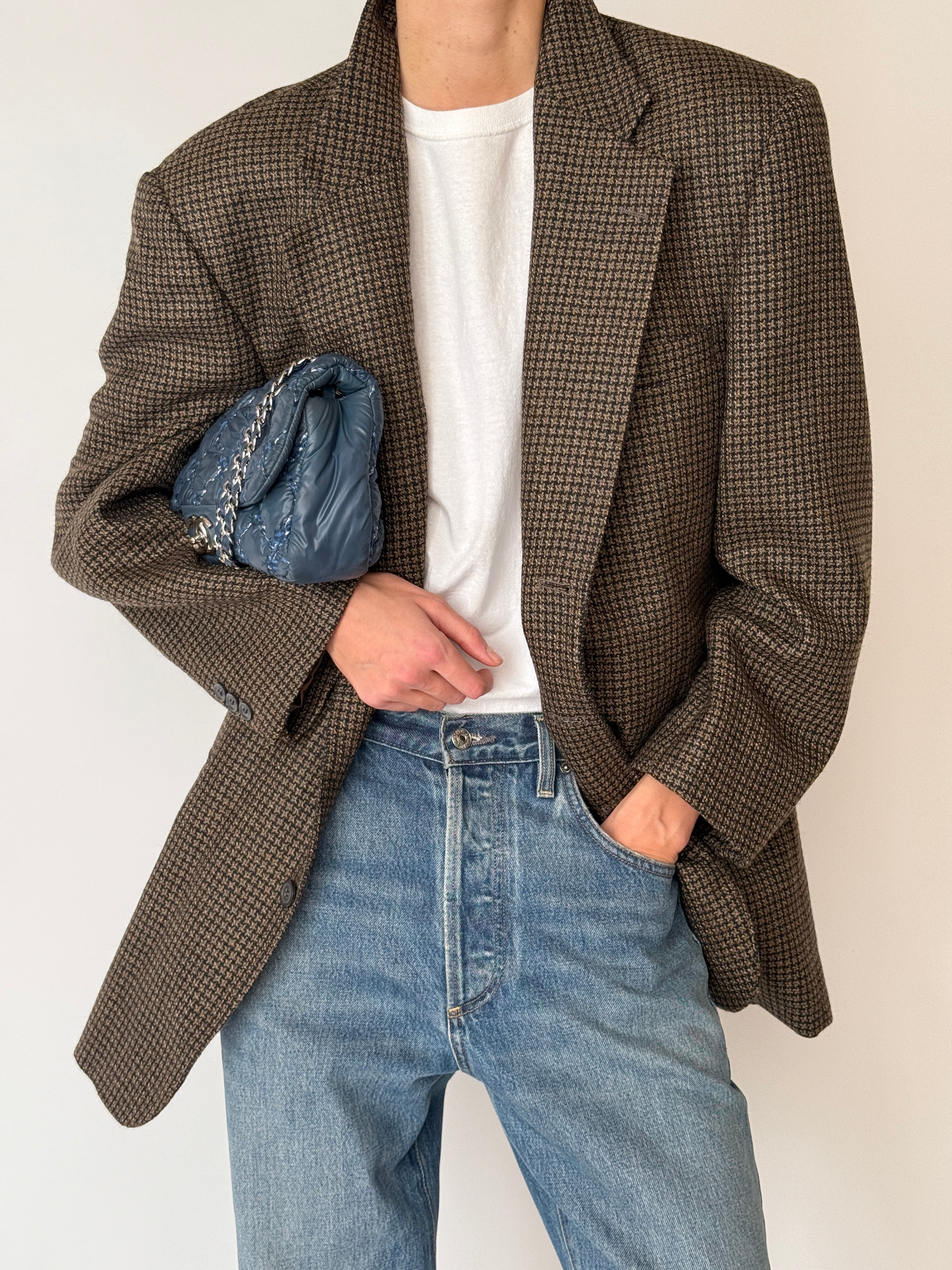 Vintage brown houndstooth wool blazer with notched lapel detail