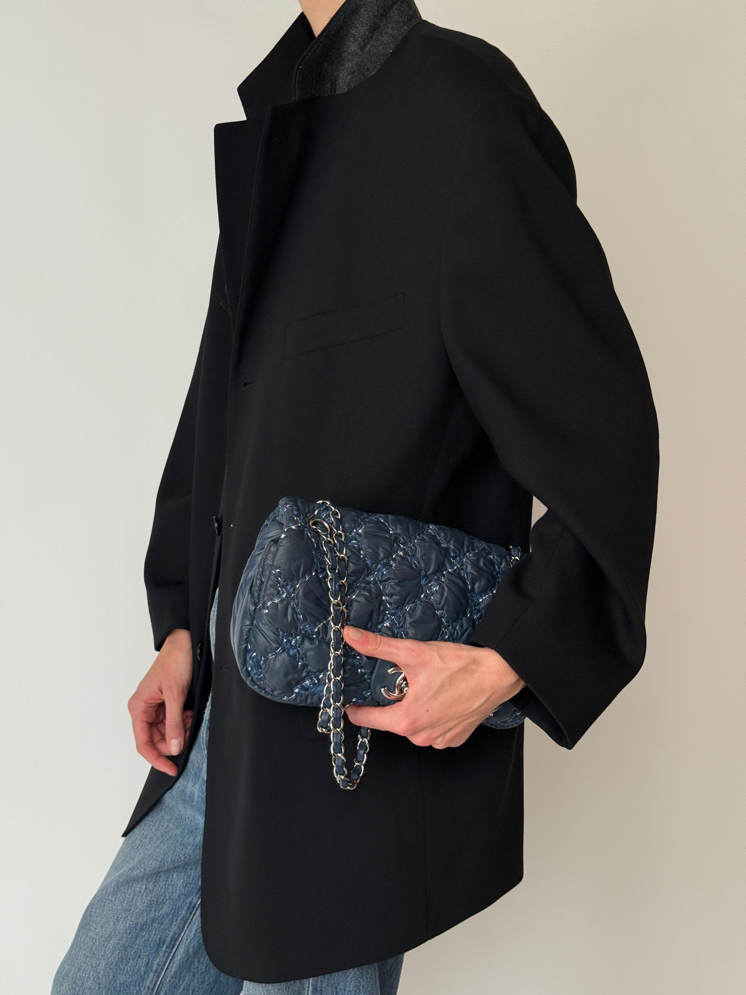 Vintage black wool blazer 100% wool side view