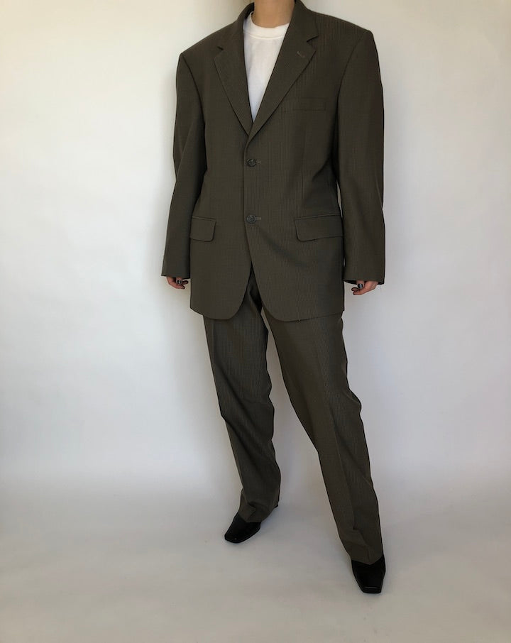 VINTAGE PINSTRIPED SUIT 369