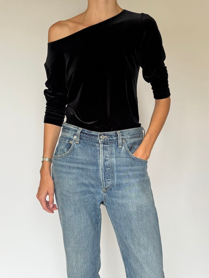 Vintage Black Velvet Top With 3/4 Sleeves 3968