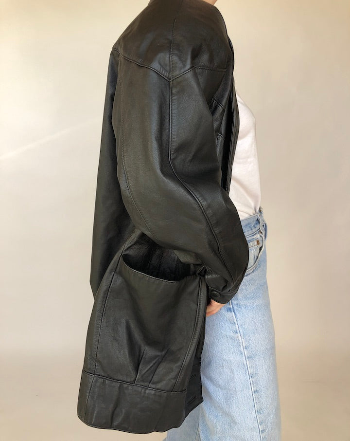 VINTAGE BLACK LEATHER JACKET 371