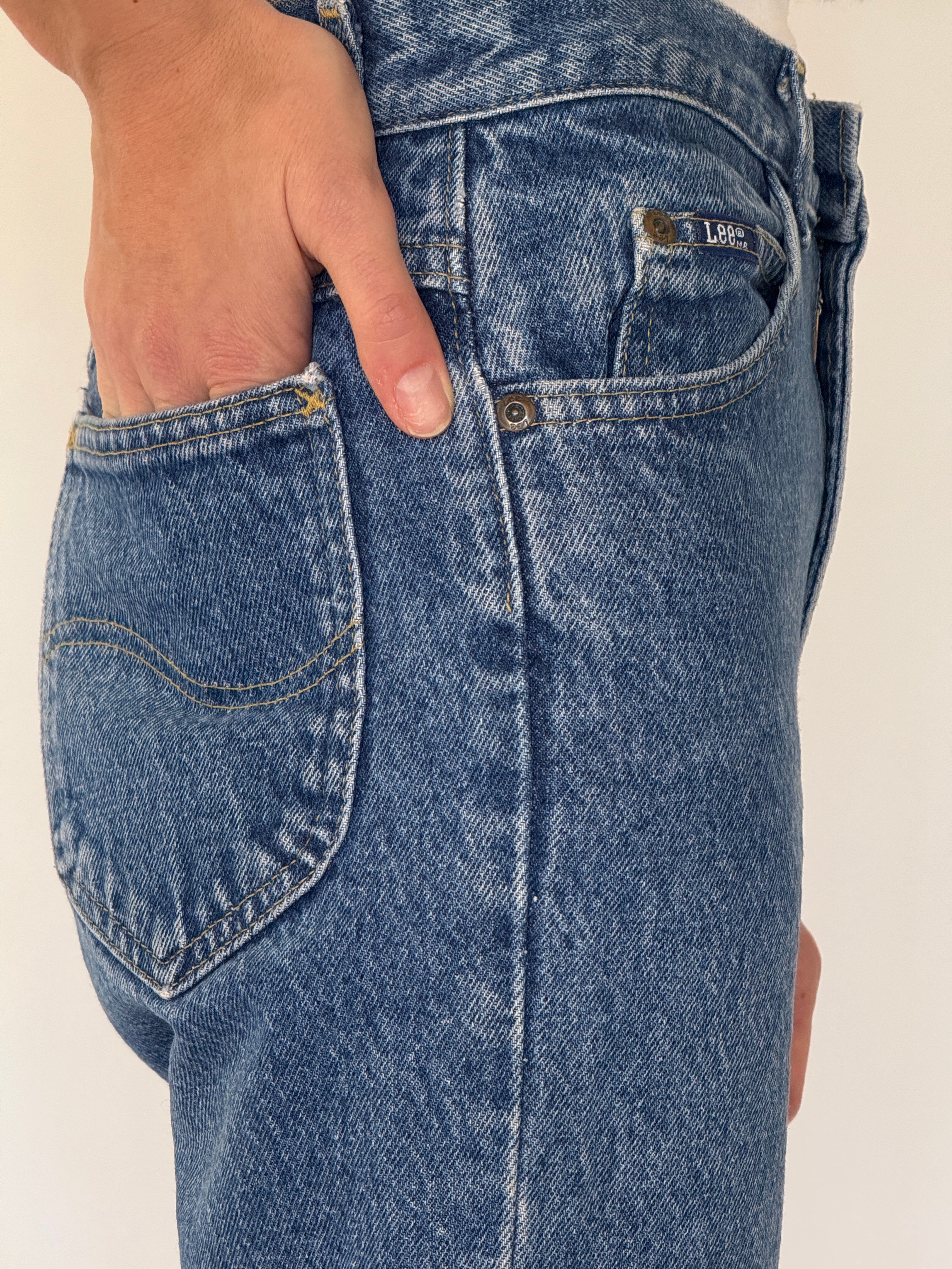 Vintage Lee straight-leg jeans blue fabric close-up denim texture